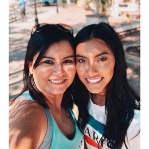 Meet your Posher, Nia